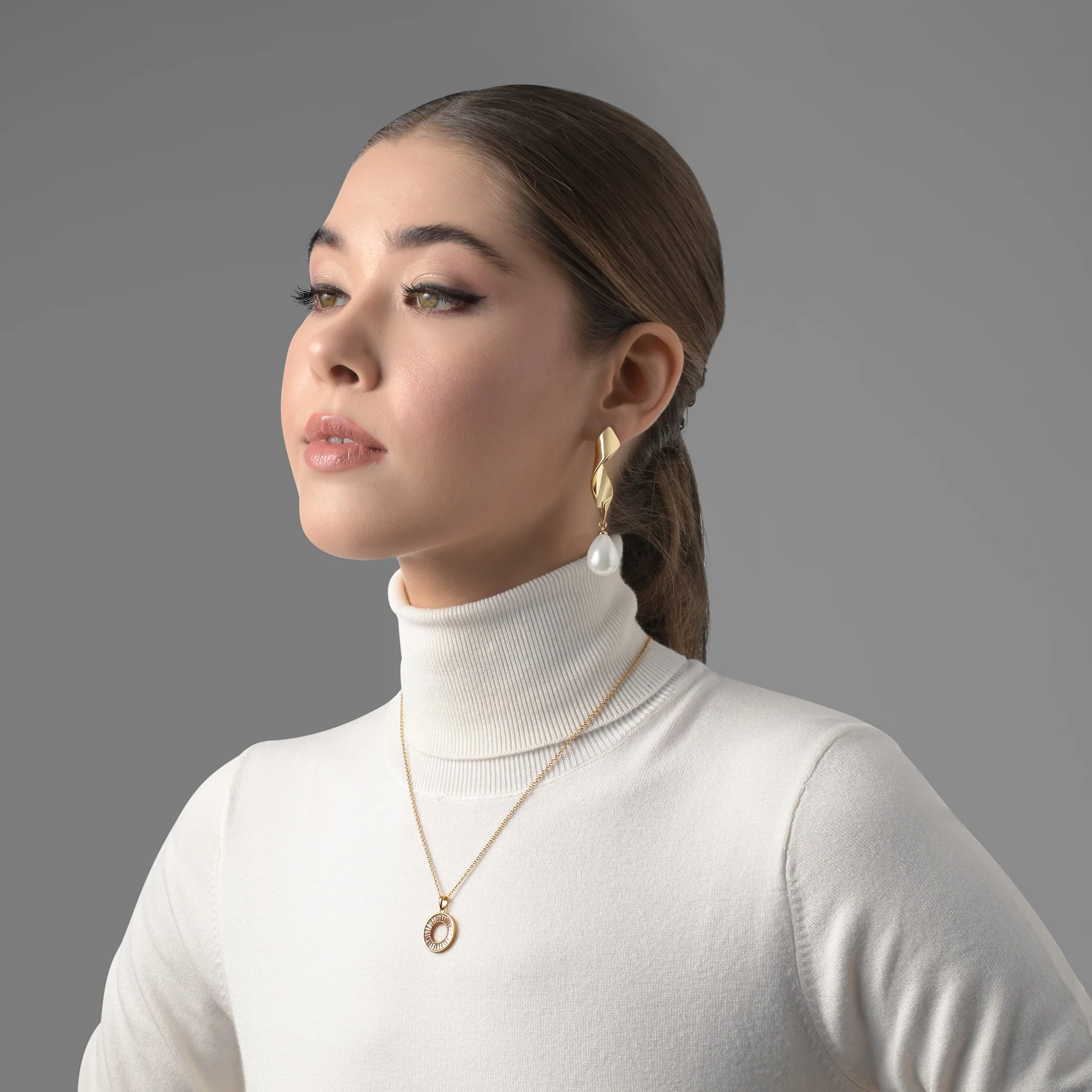 Gold Plated Baguette Stone Pendant - Image 5